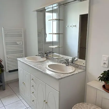 Holiday home Maison Spacieuse Proche - 6 Couchages - - Fr-1-224-805 Saint-Gilles-Croix-de-Vie